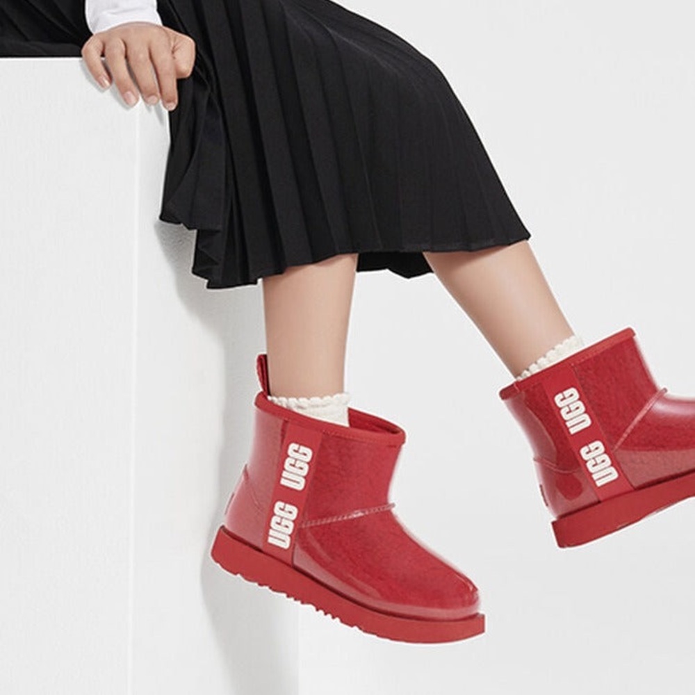 UGG Big Kids Classic Clear Mini II Rain Boot Samba Red Big Kid
